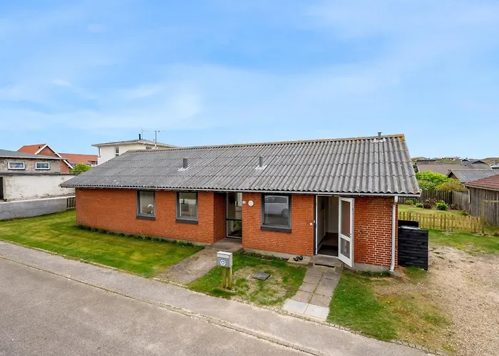 Agne - 400m From The Sea By Interhome Nyaraló